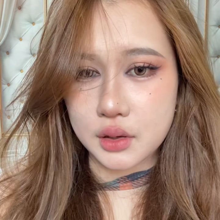 นิ้วก้อยช่องเมคอัพ