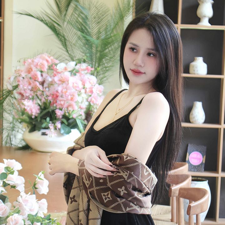Lynh Xinh Riview