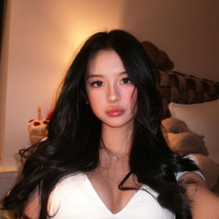 bạn gái của anh