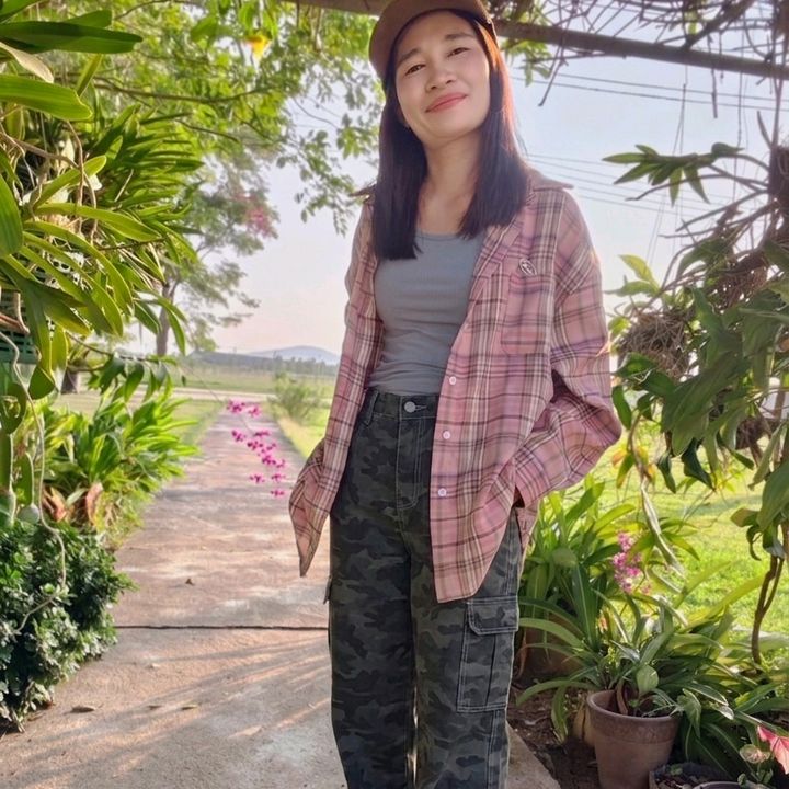 อีน้อย ร้อยล้าน