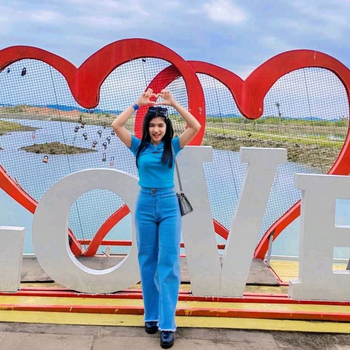 Thu Zar Aye ပဲခူးသူ  🇲🇲🇸🇬