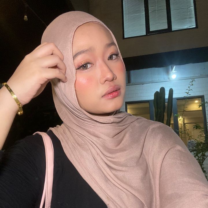 ig: @nadiaasrinn