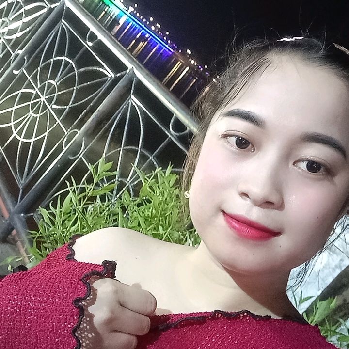 Ánh Review