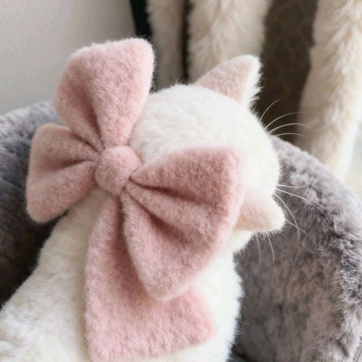 𝑪𝒓𝒊𝒔𝒕𝒊𝒏𝒂~♡🛍