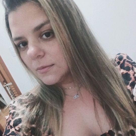 Naara Oliveira