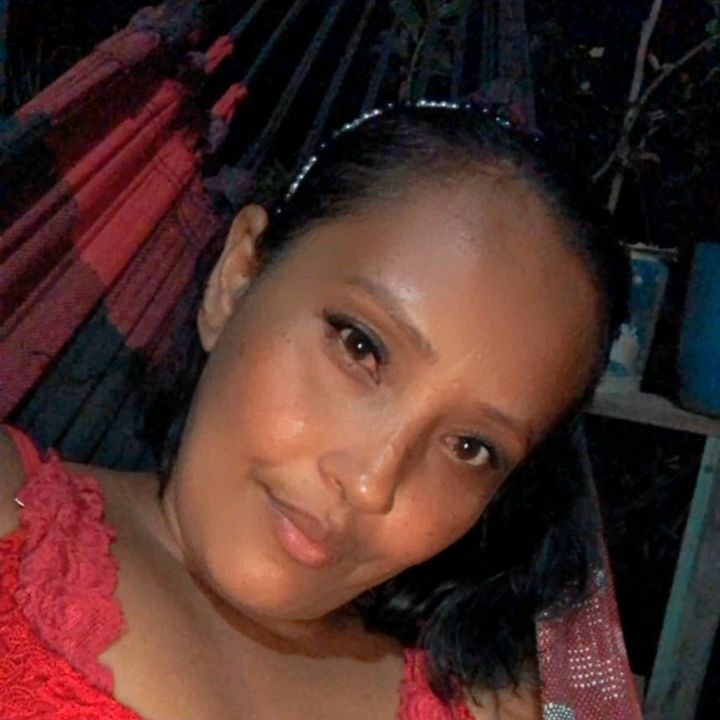 Eliane Barros