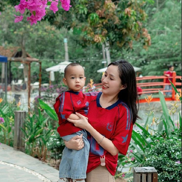 Chị Mẹ Pờm
