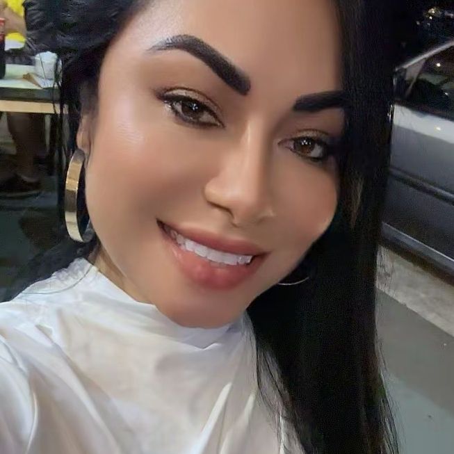 Vivi Correia