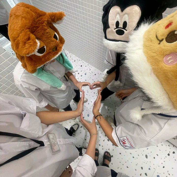 7 chàng co tặc 😔