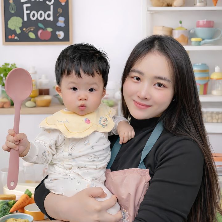 Mẹ Trang con Khang 🌼