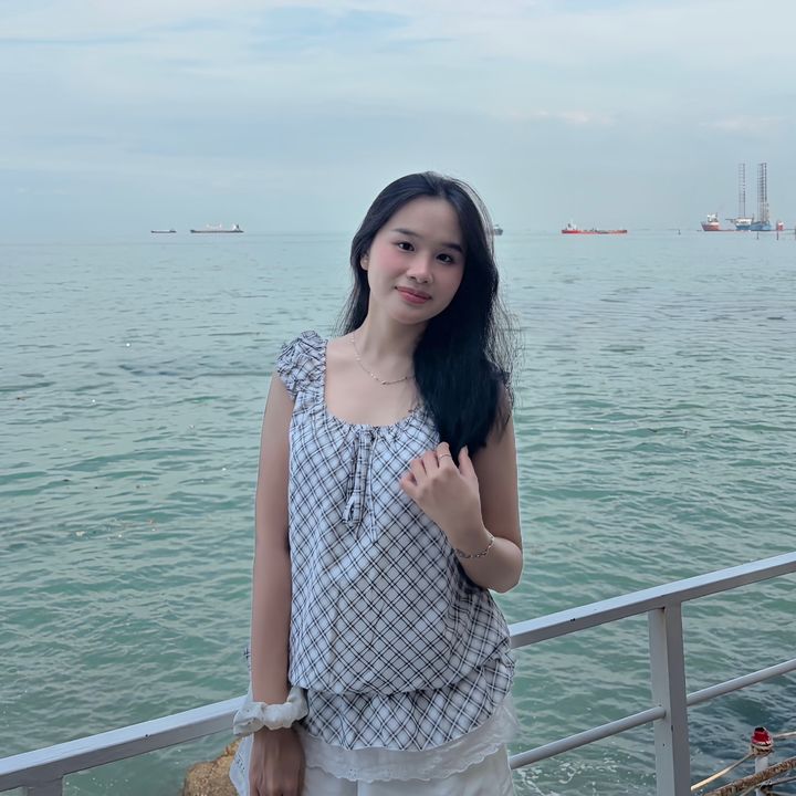 Ánh Hồng bán từa lưa
