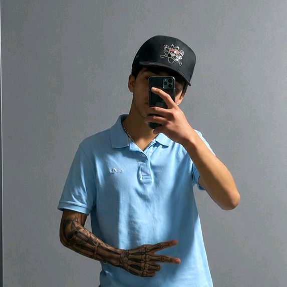 𝒜𝑅🍓🤴🏻