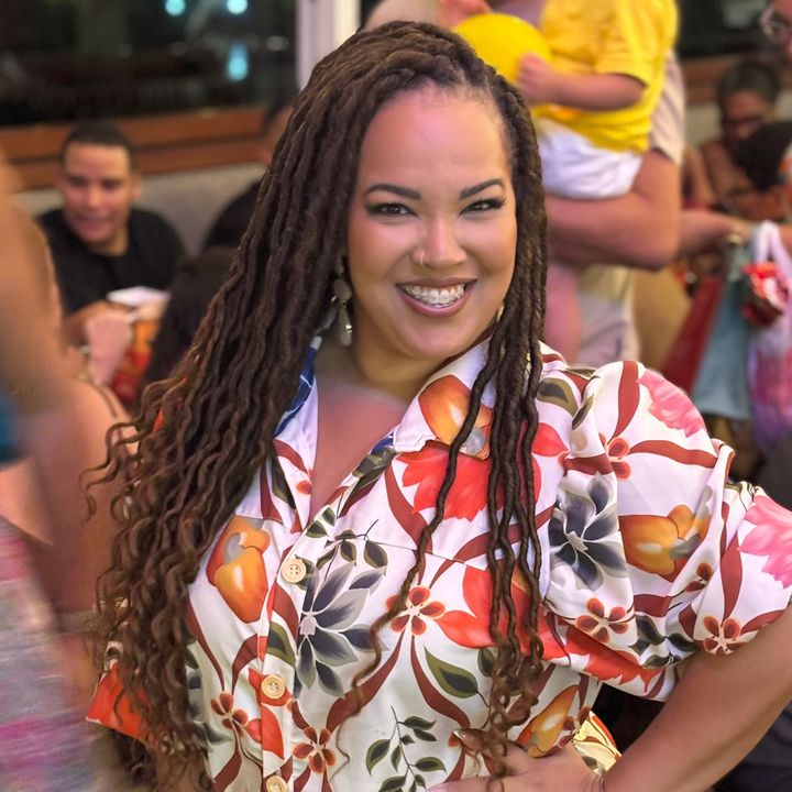 • Carol Leal •