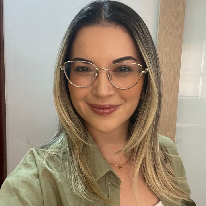 Aline Gomes