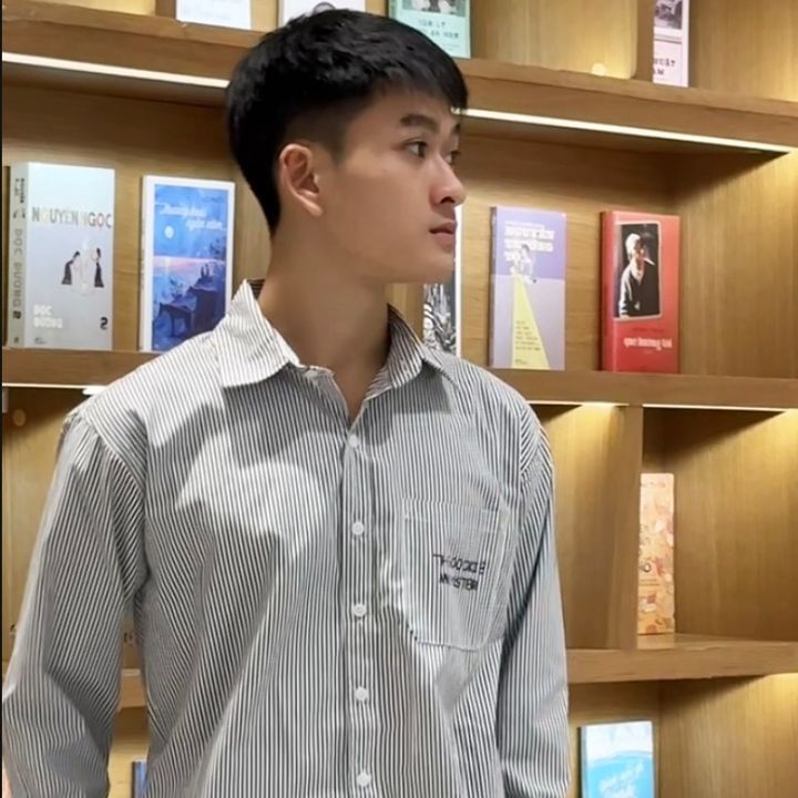 Lee bán đồ