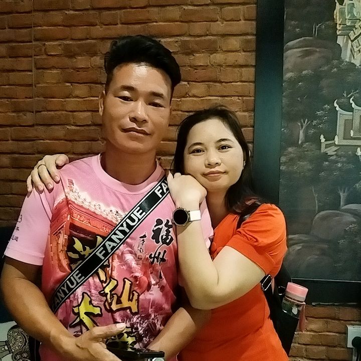 rose lay