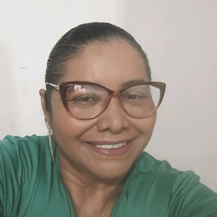 Helia Souza Live Shop