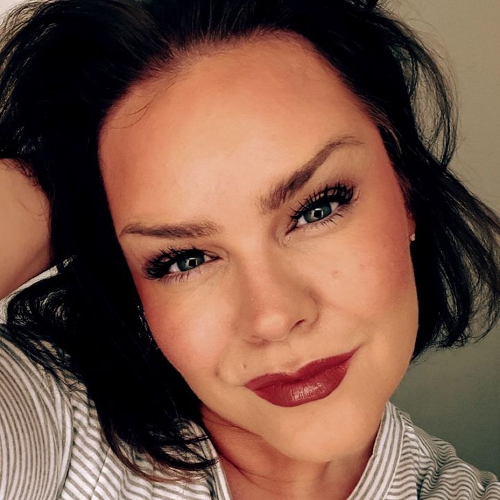 CHARITY 40+ Esthetician