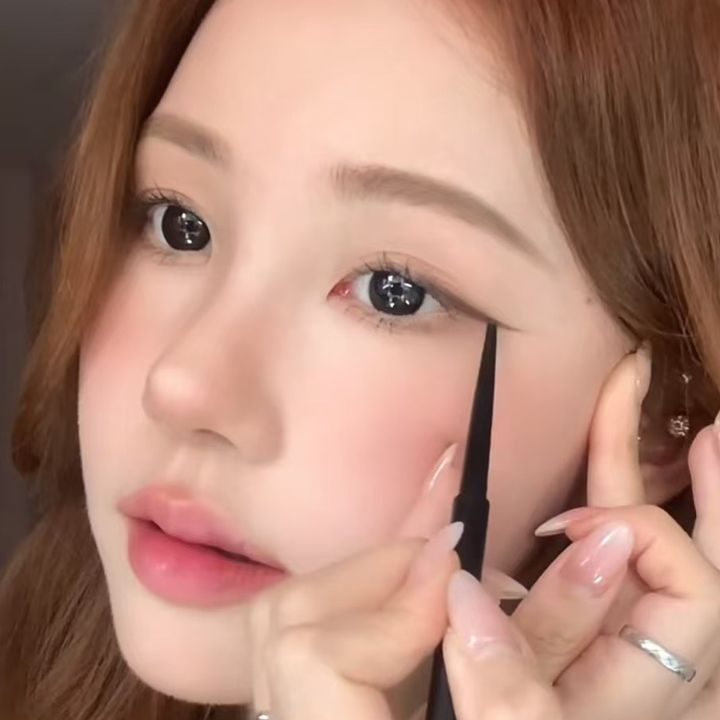 ช่างแต่งหน้าระดับมืออาชีพ
