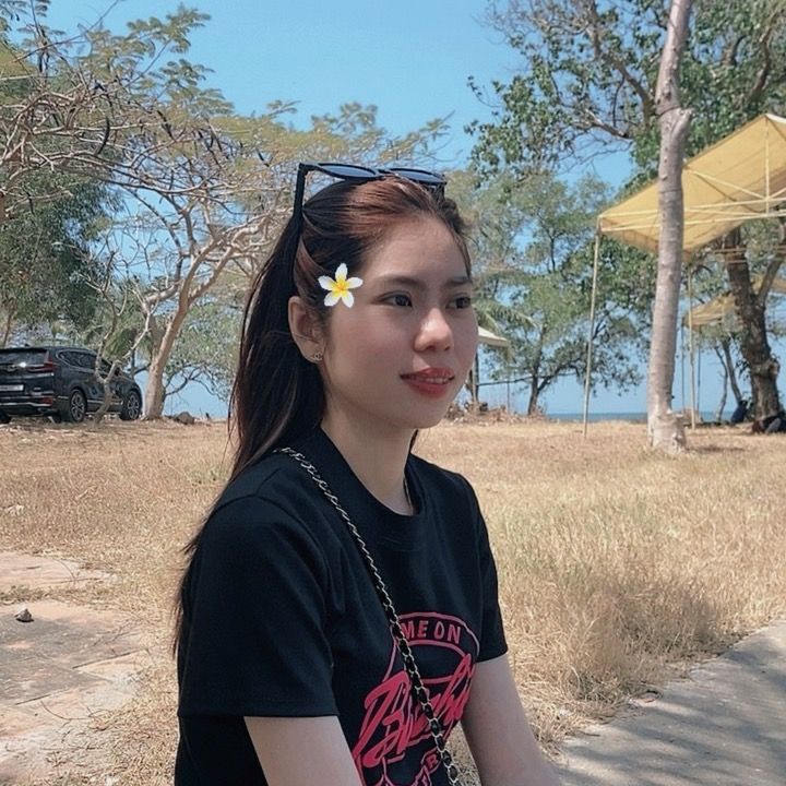 Em Hương Tạp Hoá
