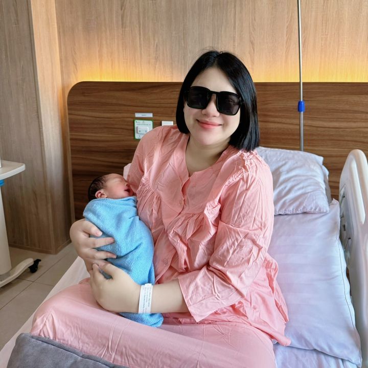 Minh Anh mẹ Min Max
