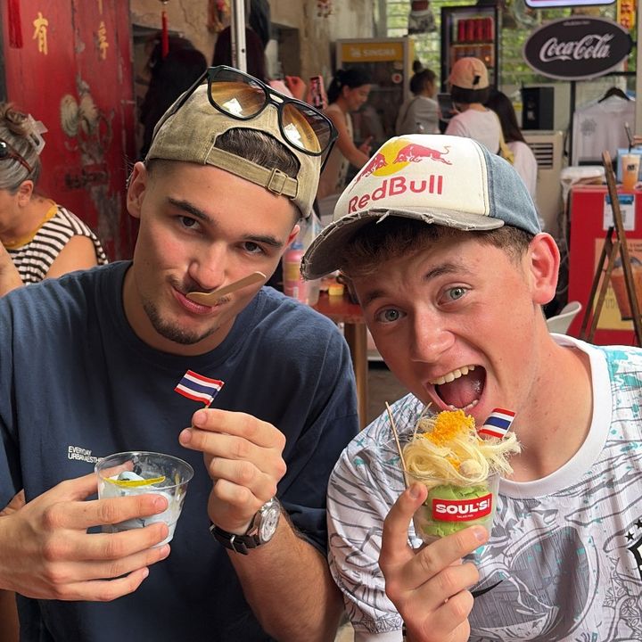 Eliott & Tom