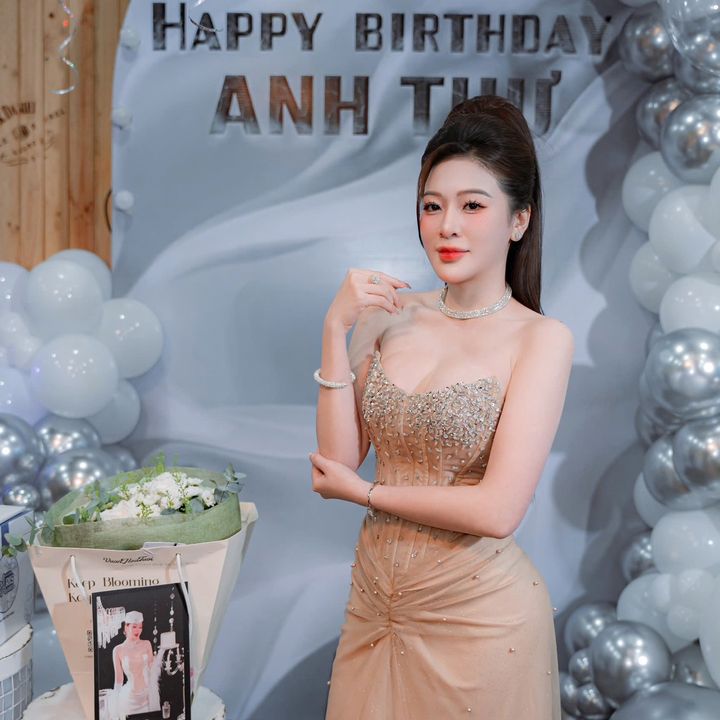 Anh Thư Hàn Huyên
