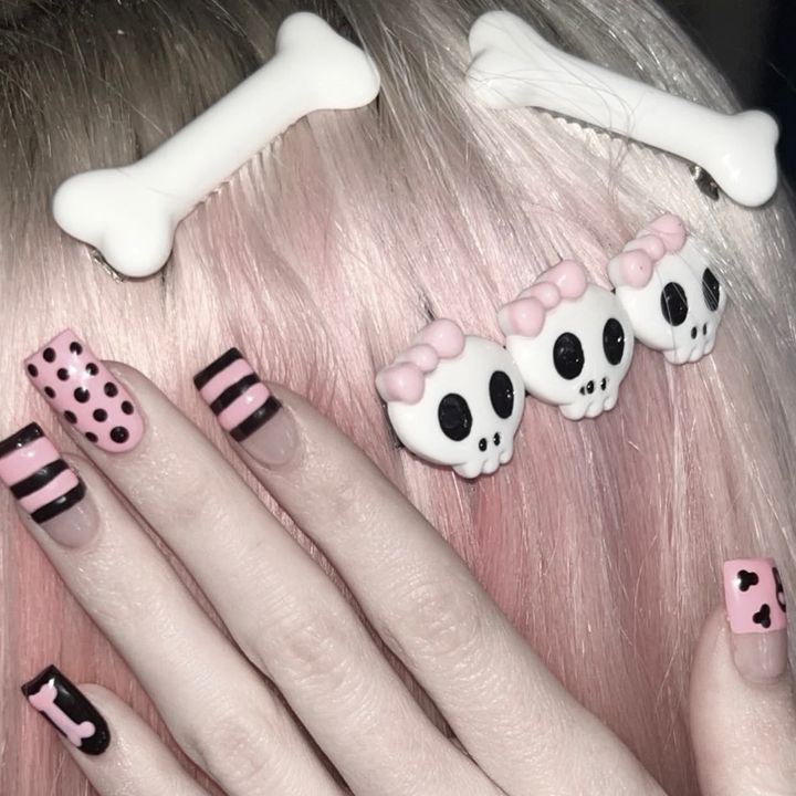 🐾🎀🦴🖤