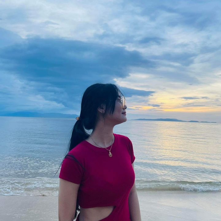 MELLAY(မယ်လေး)🕊