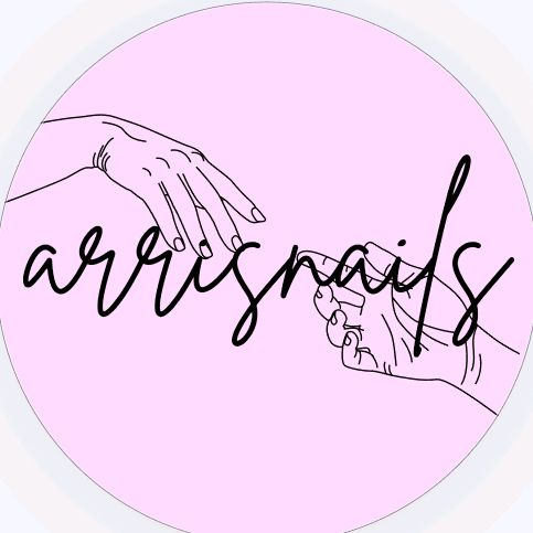 Arri ☆ Press On Nail Artist ☆