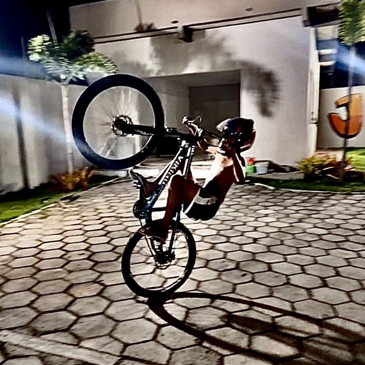 Nkz_Grau💯