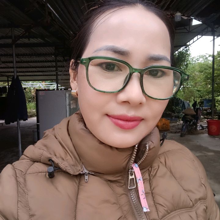Em phụng nè