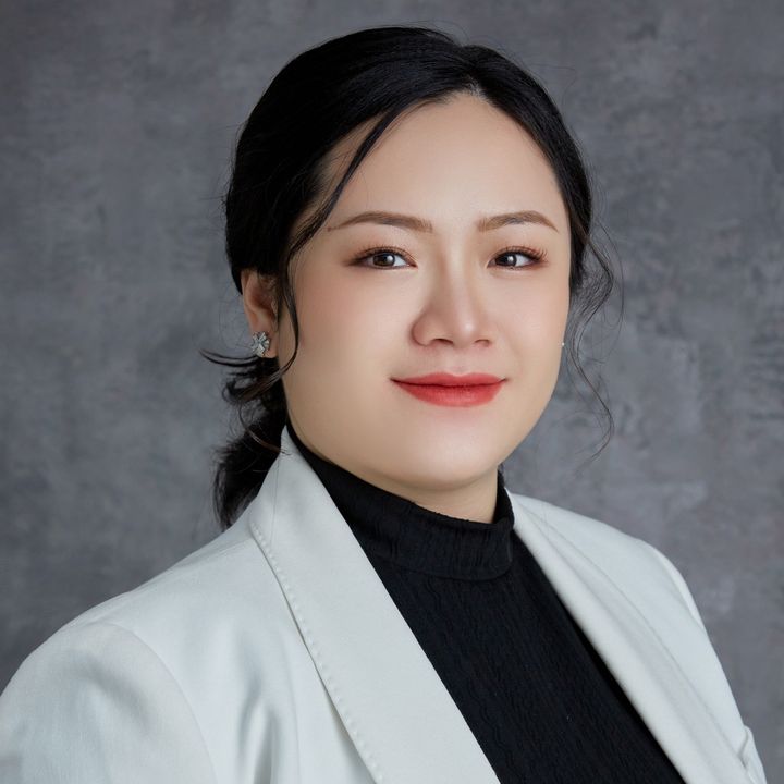 Teacher Ivy • Educator