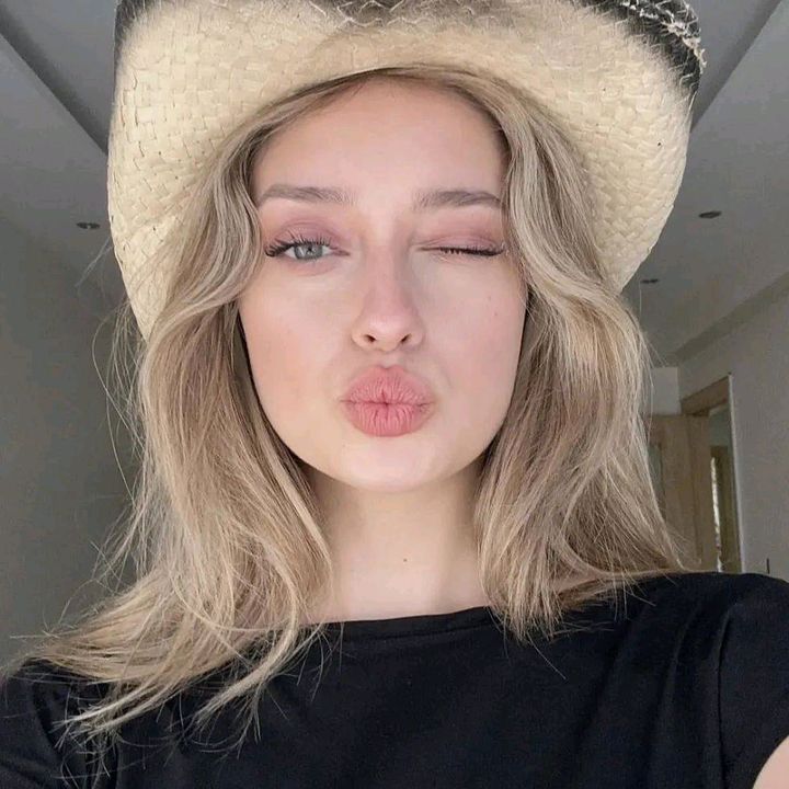 Bella