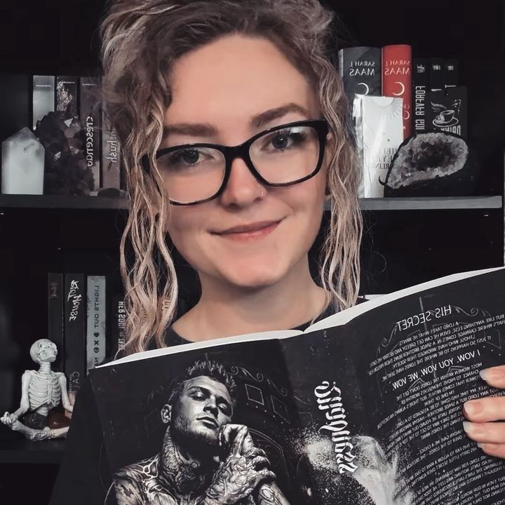 shelby 🖤📚