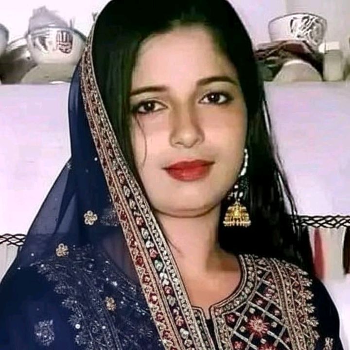 Zoya khan