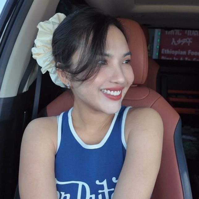 Mia sống tích cực ở Mỹ