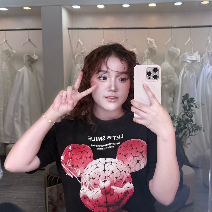 Anh Thư rì viu gì vậy?