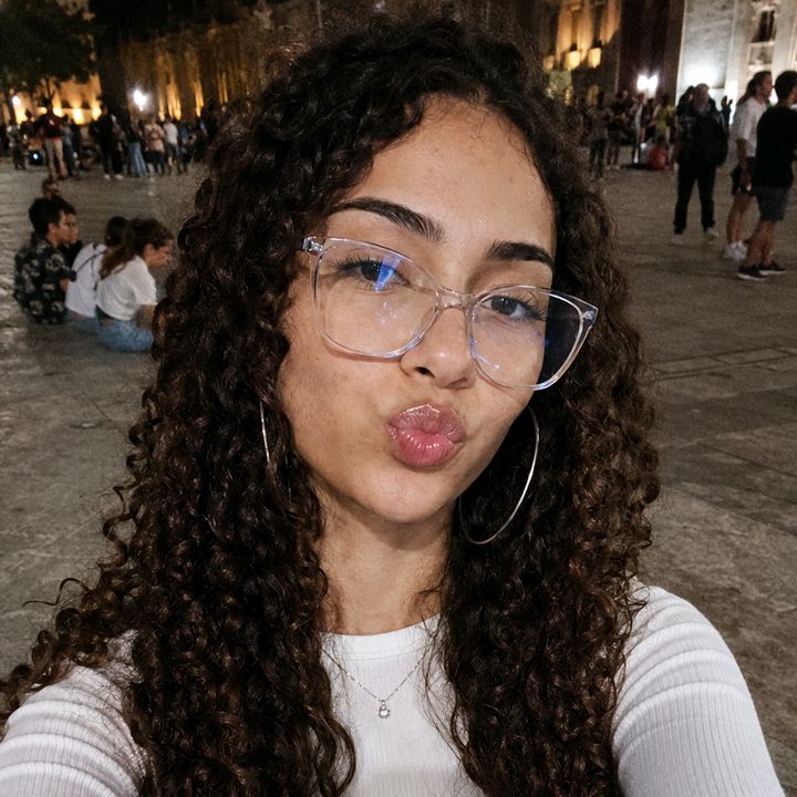 Aline | Creator AI Moda