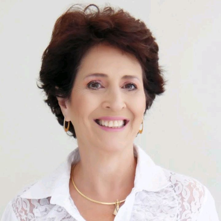 Vânia Alencar