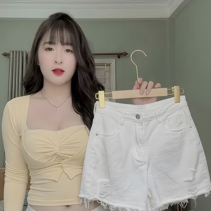 Hạ Vy