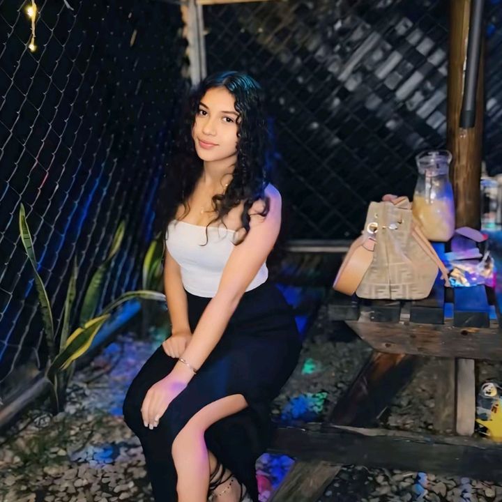 Sara Lovely