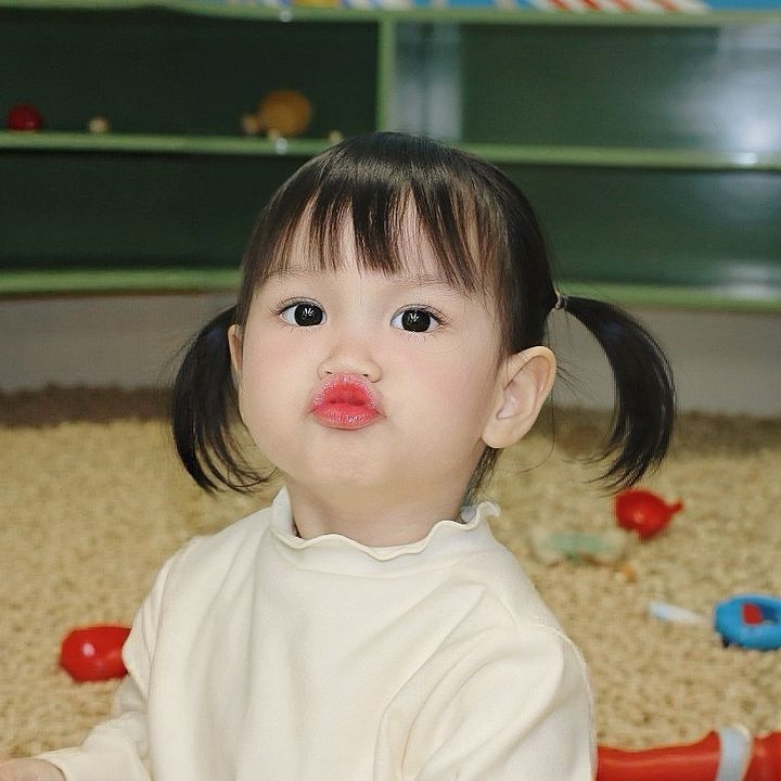 Minh Dứa thích chu môi