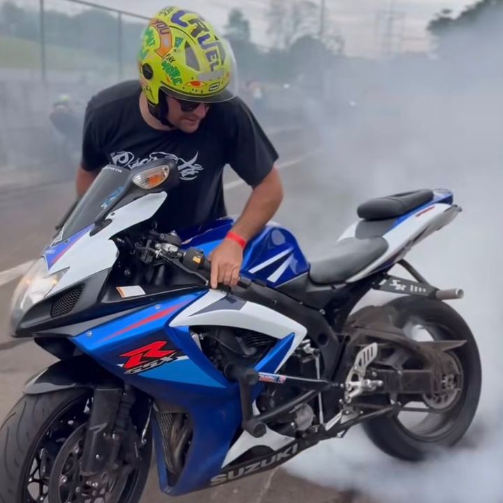 Vitor750grau