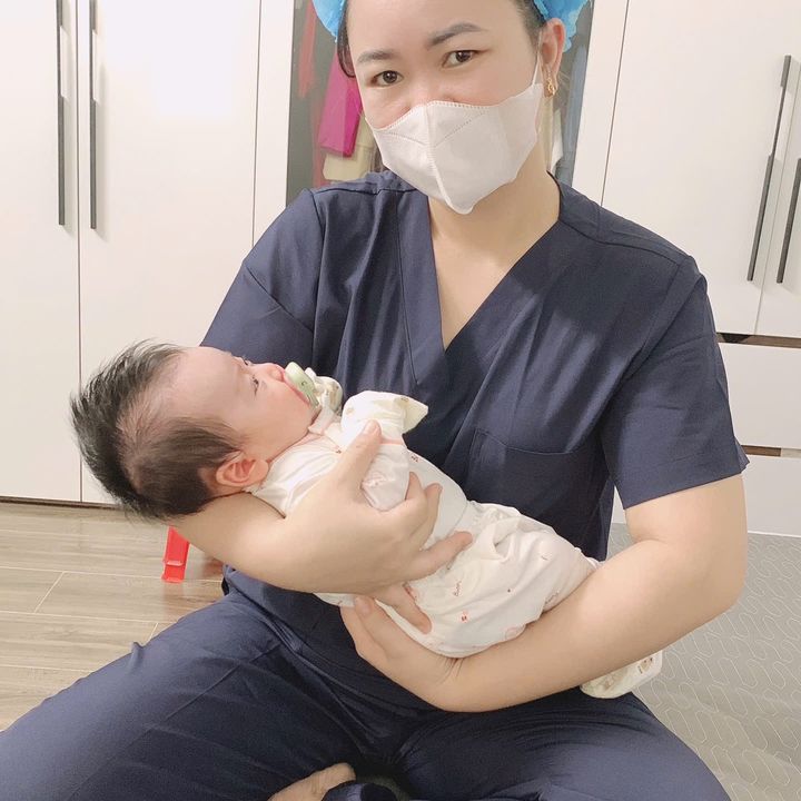 Tắm bé cô Huyền