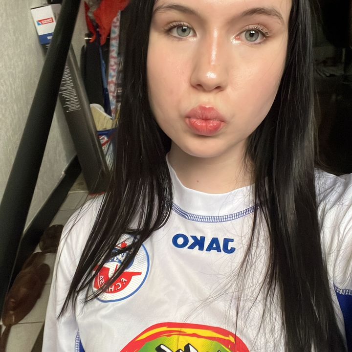 ℒ