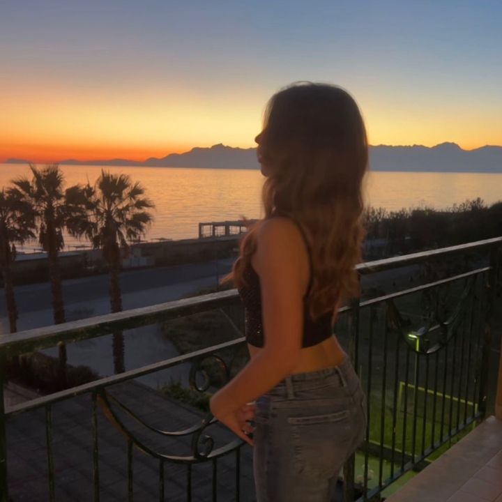 𝓜𝓪𝓻𝓲𝓪 𝓔𝓵𝓮𝓷𝓪
