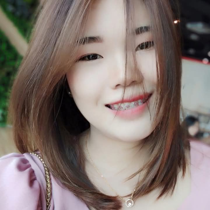 แม่ค้าน้อย กษิราหมูสด