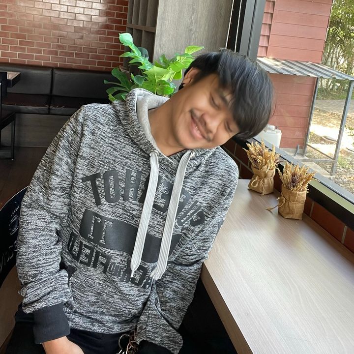 ผมชื่อวีครับ