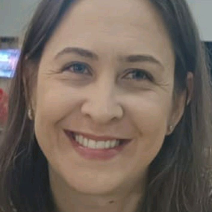 Vivi K.